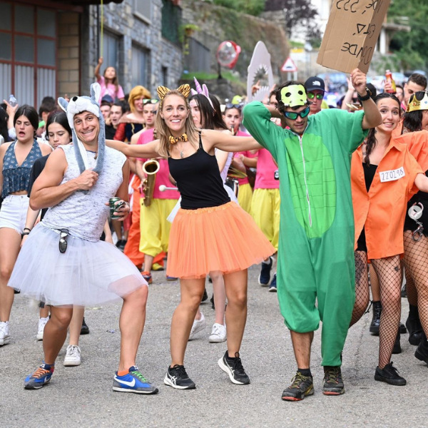 Fiestas de Biescas | Desfile de carrozas